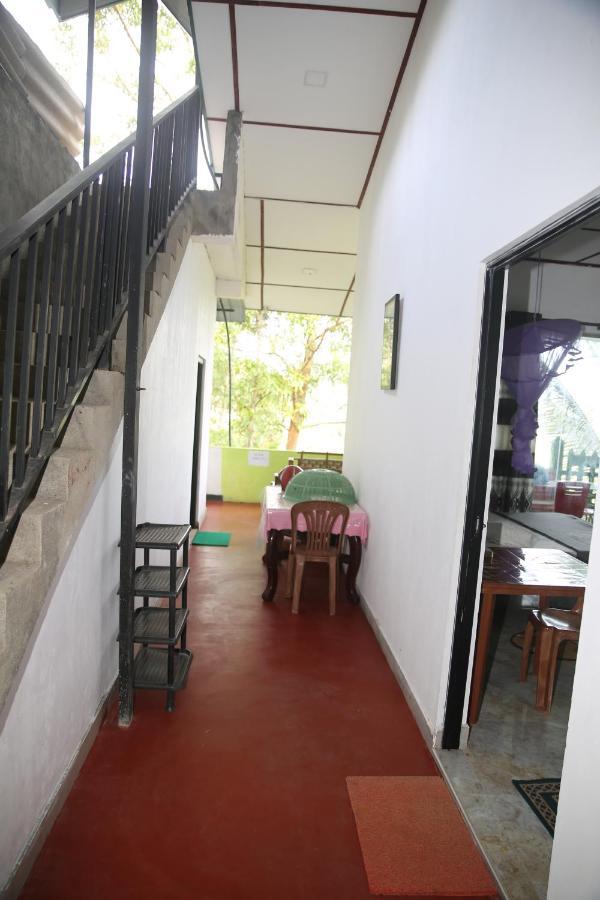 9 Arch View Rest Inn Ella Bagian luar foto