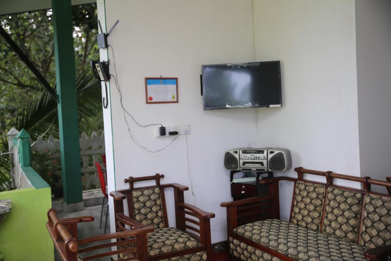 9 Arch View Rest Inn Ella Bagian luar foto