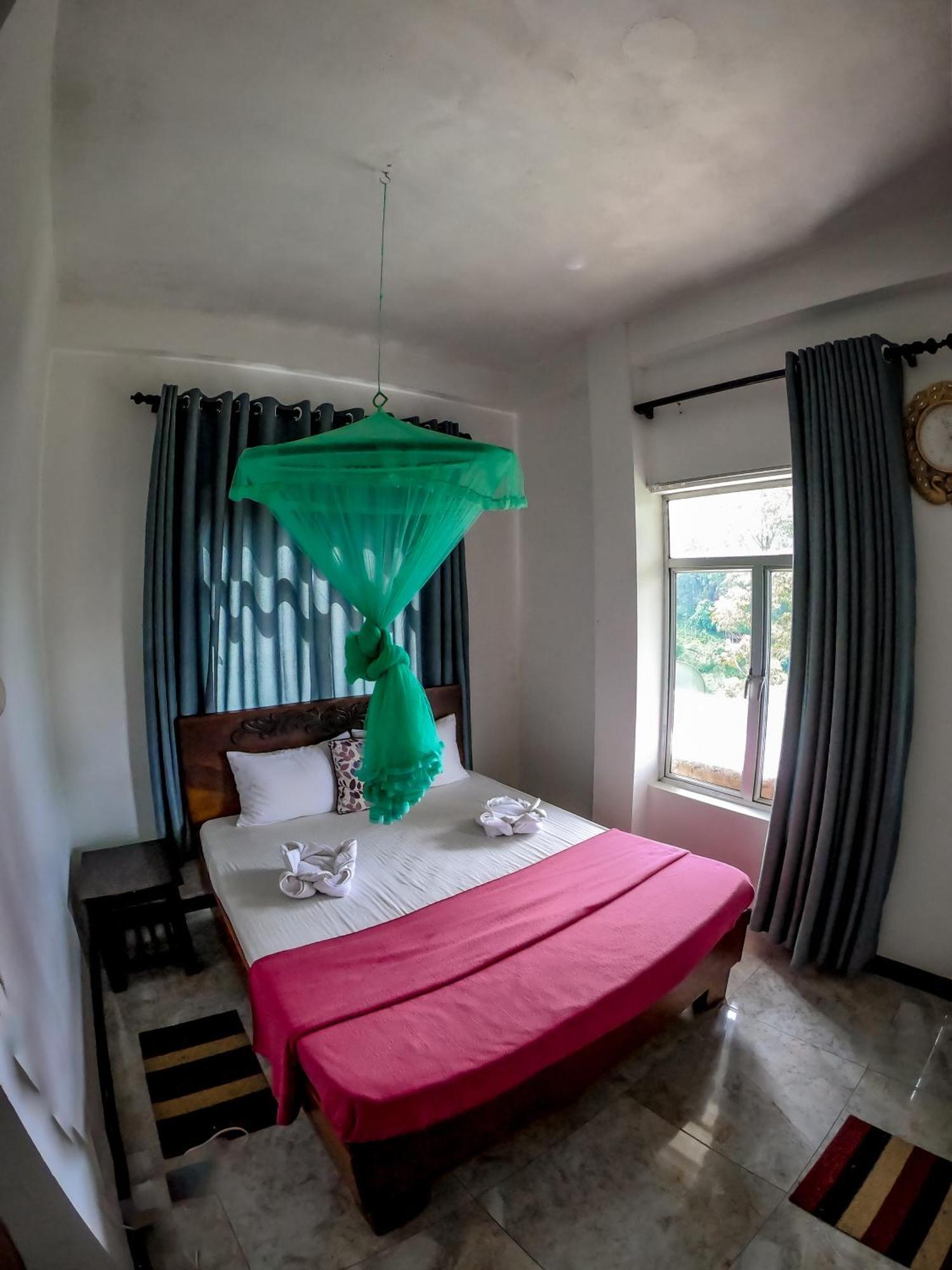 9 Arch View Rest Inn Ella Bagian luar foto