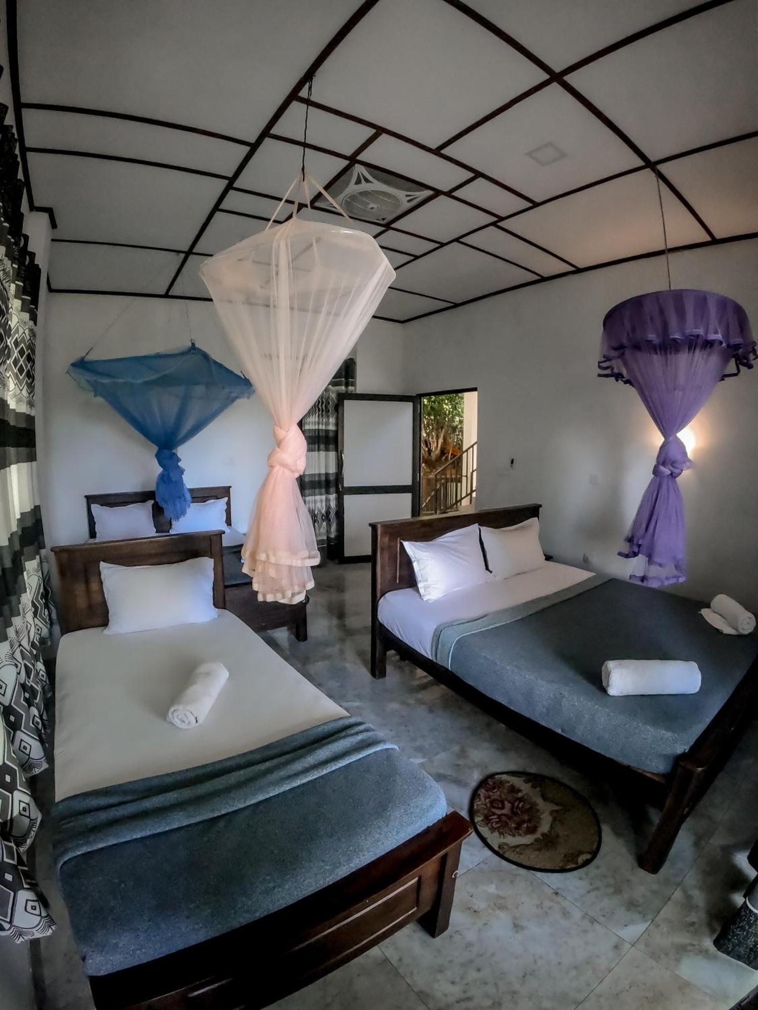 9 Arch View Rest Inn Ella Bagian luar foto