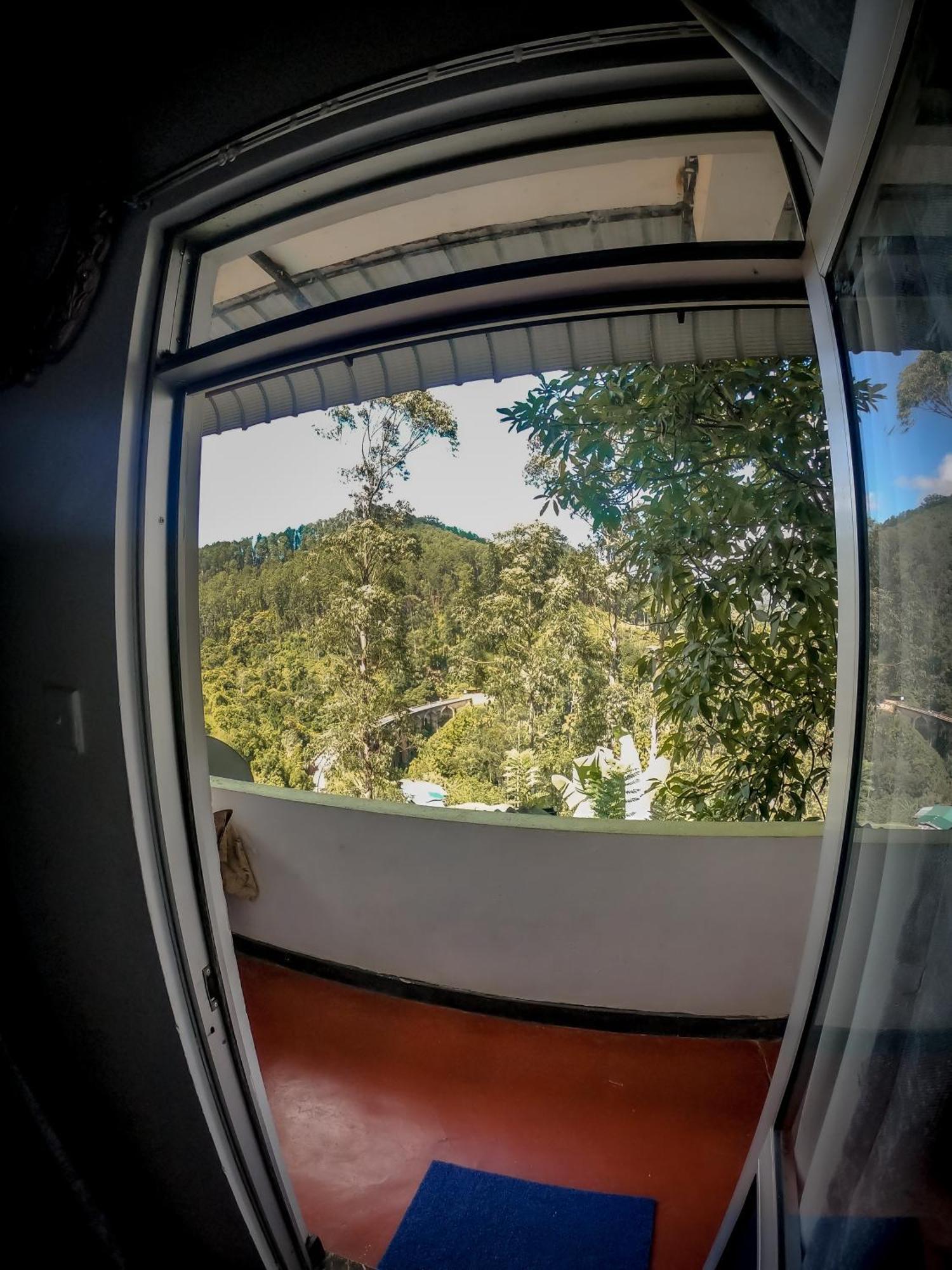 9 Arch View Rest Inn Ella Bagian luar foto