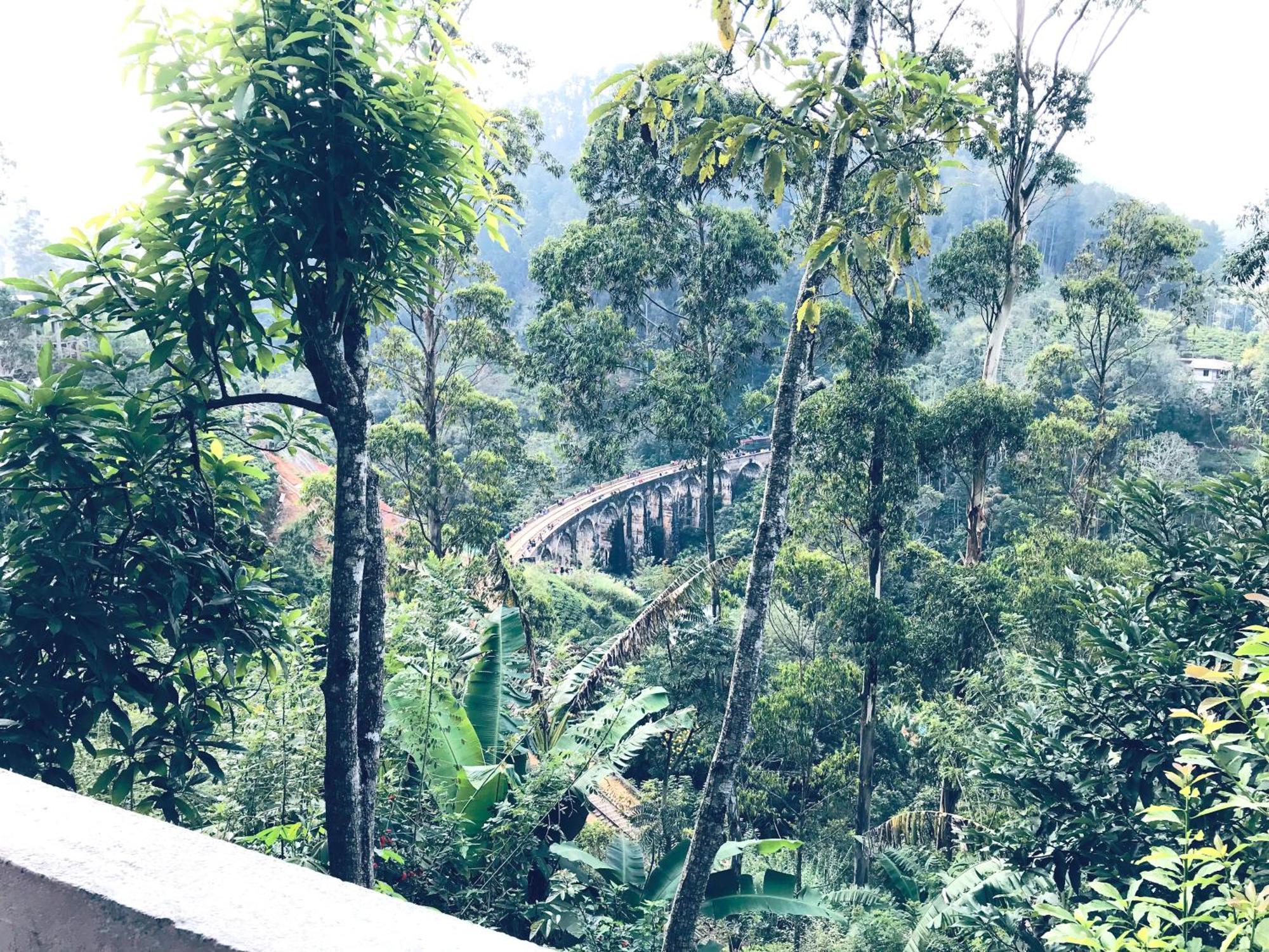 9 Arch View Rest Inn Ella Bagian luar foto
