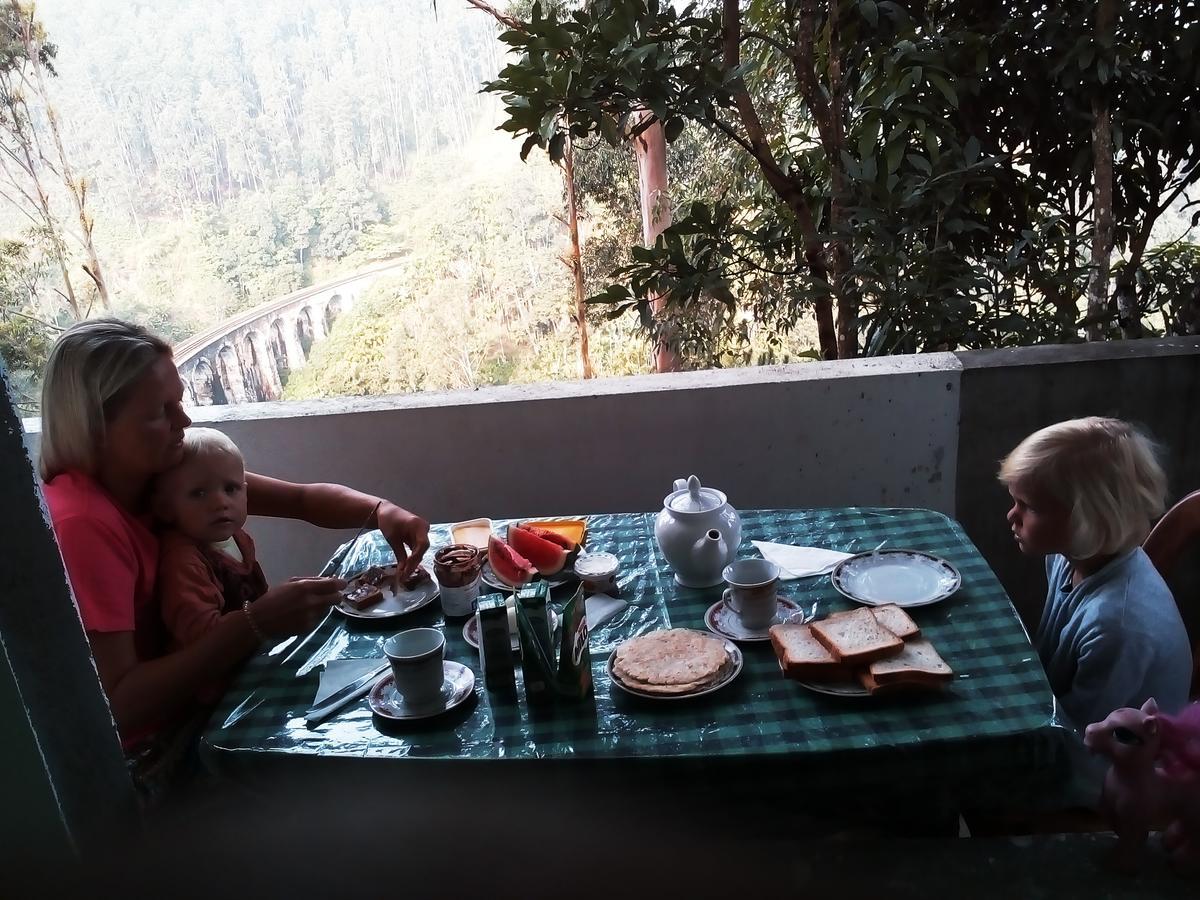 9 Arch View Rest Inn Ella Bagian luar foto
